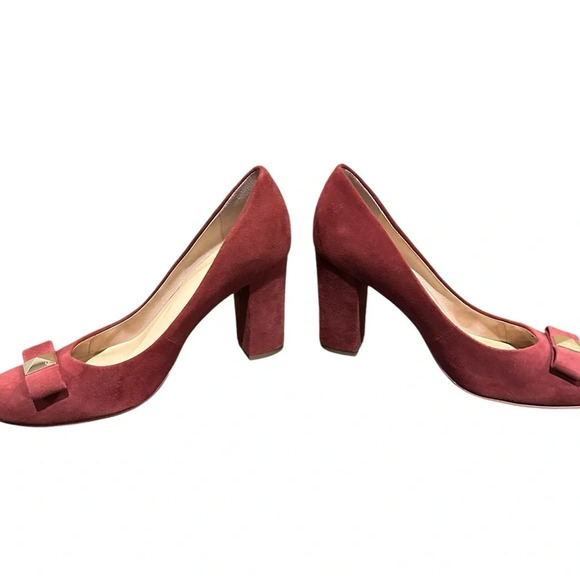 kate spade Shoes - Kate Spade  gold bow heels size 7M in excellent condition